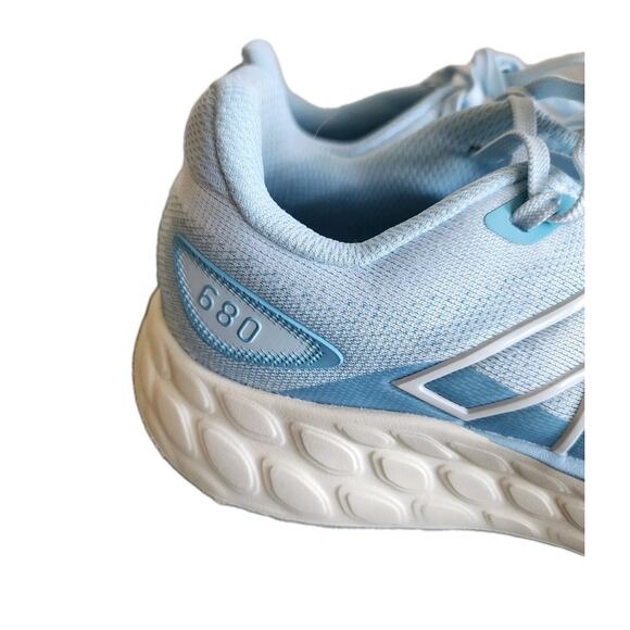 New Balance Fresh Foam 680 v8 Light Blue Women’s Size 6.5 Running Shoes W680LT8 - Picture 2 of 11